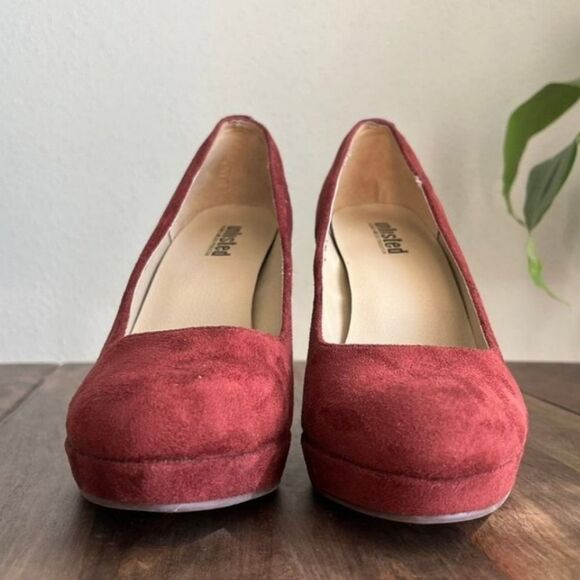 UNLISTED BY KENNETH COLE BURGUNDY SUEDE HIGH HEEL PUMP SHOE - Picture 15 of 15